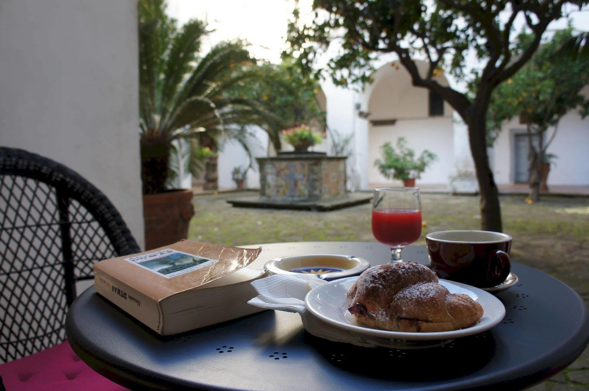 مبيت وإفطار ماسّا لوبْرينسِ San Francesco Relais المظهر الخارجي الصورة